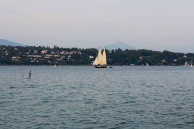 Geneva, İsviçre - 10 Eylül 2012: yelken Cenevre Gölü, İsviçre