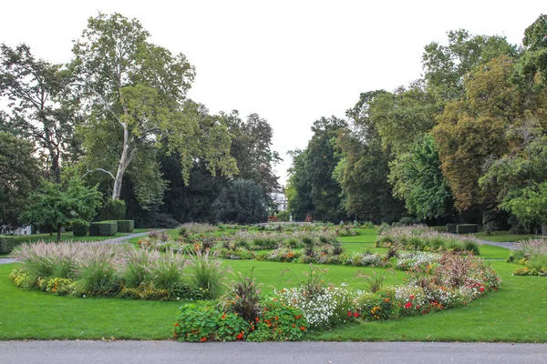 Консерваторії і ботанічний сад міста Женеви — стокове фото