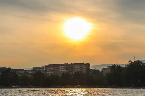 Tramonto sul lago di Ginevra — Foto Stock