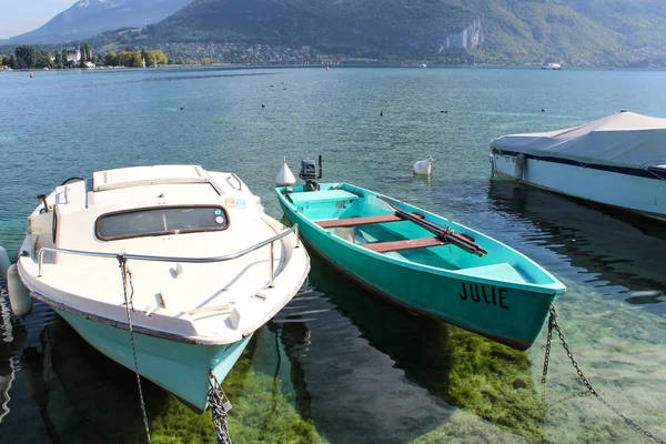 Barcos en Lago Annecy en Francia — Foto de Stock