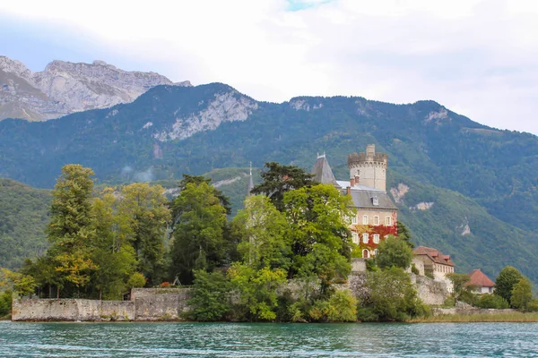 Λίμνη Annecy και τα βουνά — Φωτογραφία Αρχείου