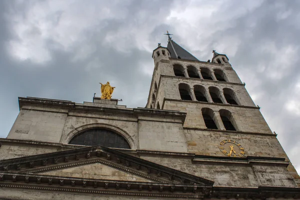 Widok na katedrę w centrum Annecy, stolica prowincji Haute Savoie we Francji. — Zdjęcie stockowe