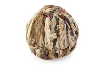 Beyaz arka planda yeşil bağlı Asya çay topları