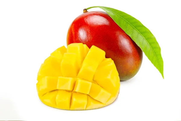 Mango Plasterków Zielonych Liści Białym Tle Zdrowa Żywność — Zdjęcie stockowe