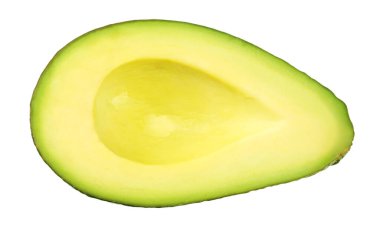 Dilimlenmiş avokado beyaz bir arkaplanda izole edilmiş.