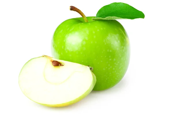 Grüne Äpfel Mit Scheiben Und Grünen Blättern Isoliert Auf Weißem — Stockfoto