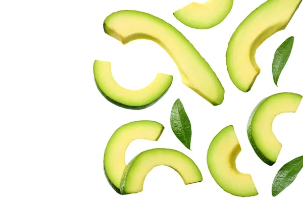 Gesneden Avocado Met Bladeren Geïsoleerd Witte Achtergrond Bovenaanzicht — Stockfoto