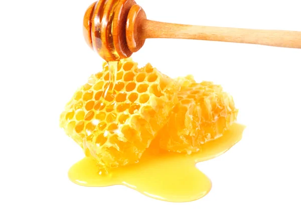 Honingraat Met Honingdipper Honing Geïsoleerd Witte Achtergrond — Stockfoto