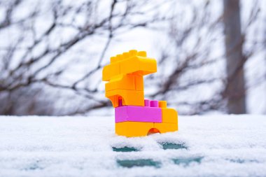 Oyuncak Noel Geyiği, Karda oyuncak hayvan