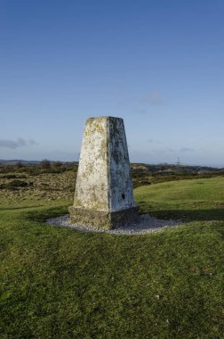 Bakımlı yollar trigonometri noktasına Halkyn Dağı'nda lider