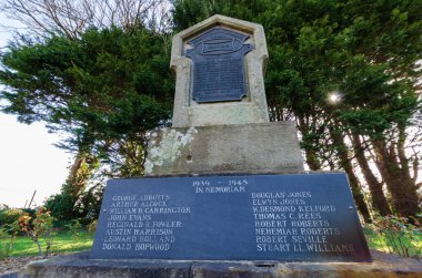 Greenfield, Flintshire, İngiltere; Mar 26 2019; The Greenfield War Memorial, 1. ve 2. dünya savaşlarında ölen yerel adamları anmaktadır. Memorial Gardens, Rıhtım Yolu 'nda duruyor..
