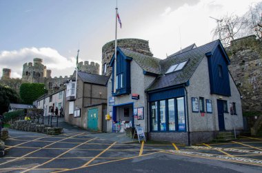 Conwy, Wales, İngiltere: 25 Ocak 2020: 1966 yılında kurulan Conwy cankurtaran botu istasyonu, tarihi duvarlı Conwy kasabasından işlemektedir.. 