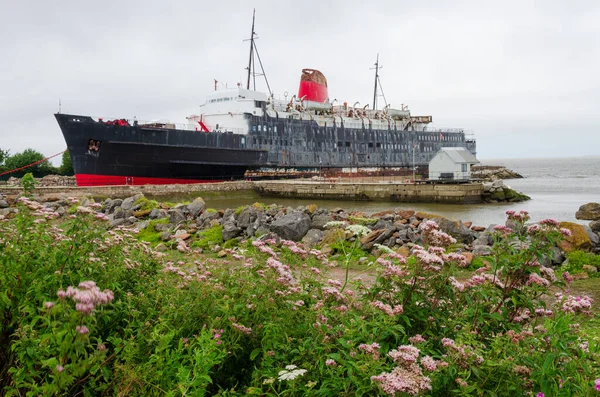Llanerch-y-Mor, Birleşik Krallık: 31 Haziran 2019: Yolcu feribot gemisi, TSS Lancaster Dükü 1956-1979 yılları arasında faaliyet göstermiştir. O zamanlar turistlerin ilgi odağı olarak kullanılmak üzere sürekli olarak kıyıya vurularak terk edildi..