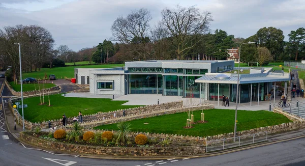 Conwy, UK: 25 Ocak 2020: Aralık 2019 'da açılan yeni Conwy Kültür Merkezi. Bina bir kütüphane, kafe ve canlı yeni miraslar içerir..