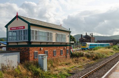 Pensarn, Abergele, İngiltere: 19 Ağustos 2019: Abergele ve Pensarn tren istasyonu Chester ile Holyhead arasındaki ana hat üzerindedir..