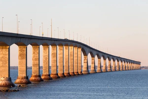 New Brunswick ve Pei arasındaki Konfederasyon Köprüsü 'nde gün batımı