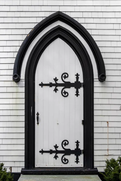 Porte de l'église gothique — Photo