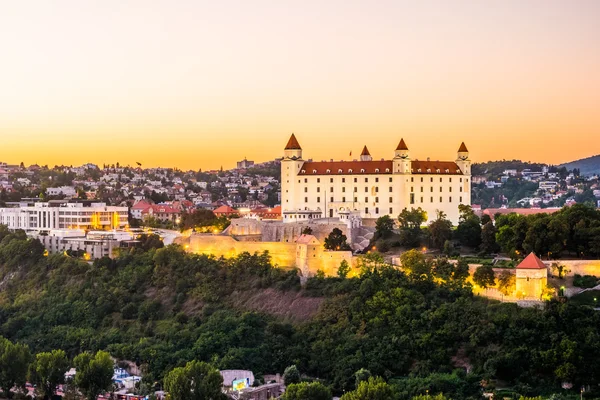 Bratislavský hrad v hlavním městě Slovenské republiky. — Stock fotografie