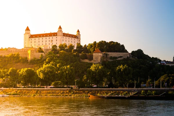 Bratislava castle in capital city of Slovak republic. — Stock Photo, Image