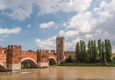 Ponte Scaligero Ortaçağ taş köprü