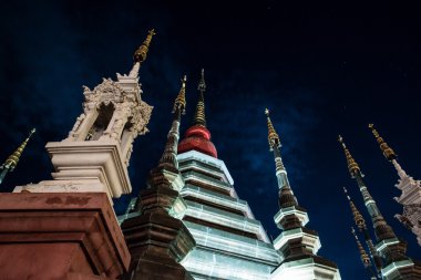 Chiang Mai, Tayland bir tapınağın gece görünümü