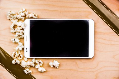 Tablet PC'de öznitelikleri sinema ile ahşap.