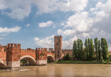 Ponte Scaligero Ortaçağ taş köprü