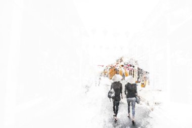 İki kimliği belirsiz Asyalı turist