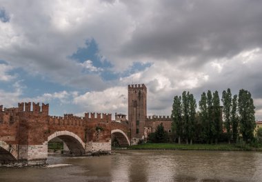 Ponte Scaligero Ortaçağ taş köprü