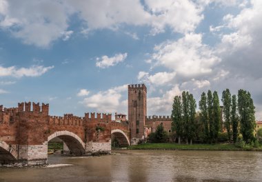 Ponte Scaligero Ortaçağ taş köprü