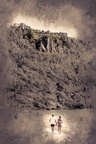 Plage de Cléopâtre avec mer et rochers de la péninsule d'Alanya, Antal — Photo