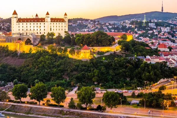 Bratislavský hrad v hlavním městě Slovenské republiky. — Stock fotografie