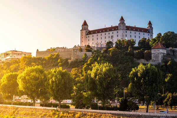 Bratislavský hrad v hlavním městě Slovenské republiky. — Stock fotografie