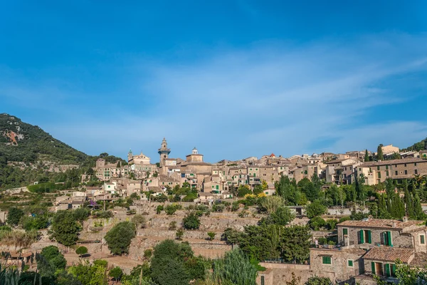 Prachtig uitzicht op het stadje Valldemossa — Stockfoto