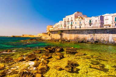 Ortigia sahil Adası'nda Syracuse şehir