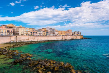 Ortigia sahil Adası'nda Syracuse şehir
