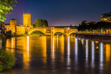 Yaz geceleri Kalesi Vecchio Verona, İtalya