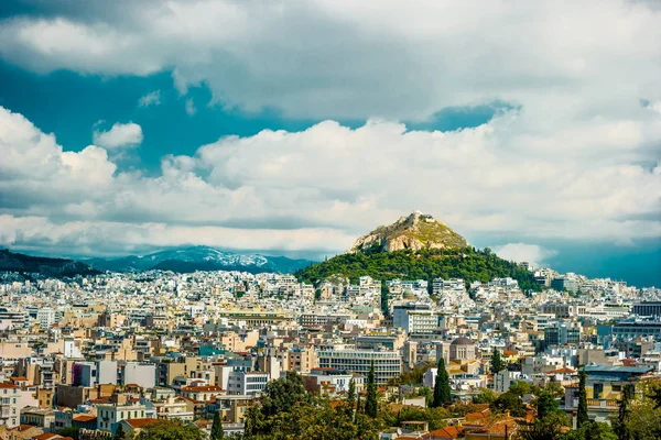 Paisaje urbano de Atenas y Lycabettus Hill — Foto de Stock