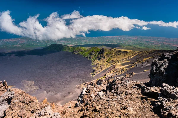 Manzara Etna yanardağı, Sicilya, İtalya.