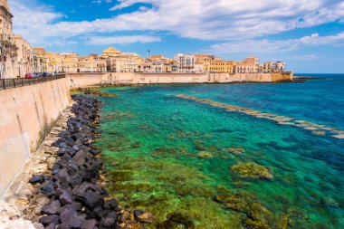 Ortigia sahil Adası'nda Syracuse şehir