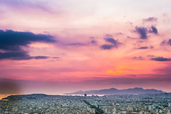 Panorama von Athen bei Sonnenuntergang. schönes Stadtbild — Stockfoto