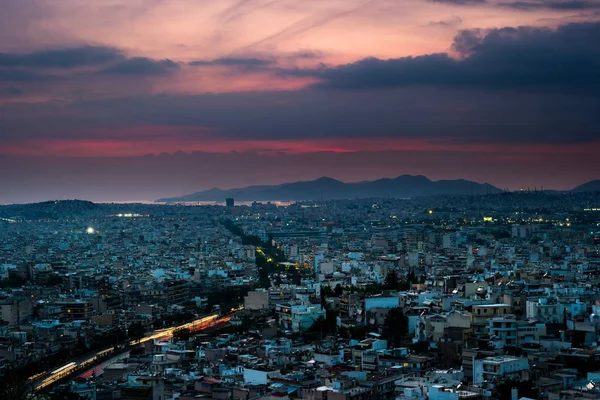 Panorama von Athen bei Sonnenuntergang. schönes Stadtbild — Stockfoto