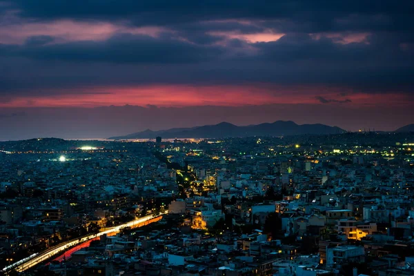 Panorama von Athen bei Sonnenuntergang. schönes Stadtbild — Stockfoto
