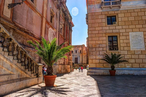 Uitzicht op Piazza Bellini in Palermo, Sicilië, Italië — Stockfoto