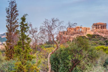 Tepe Atina'daki Parthenon ve Herodium yapımında
