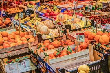 Palermo'da bir markette taze sebze
