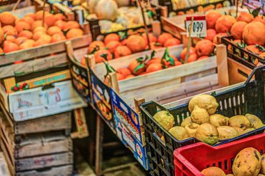 Palermo'da bir markette taze sebze