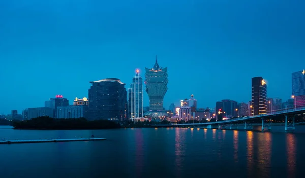 Silhuett av Macau city på Nam Van Lake — Stockfoto