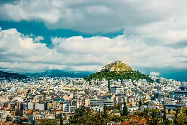 Stadtbild von Athen und Lykabettus — Stockfoto