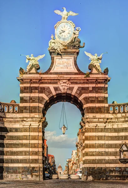 Oblouk Giuseppe Garibaldi, Catania, Sicílie — Stock fotografie
